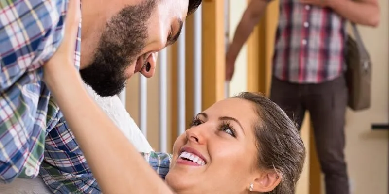 Dấu hiệu nhận biết vợ ngoại tình